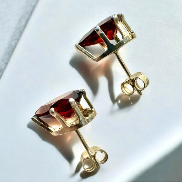 Exquisite Pear Garnet Sterling Silver Earrings - Picture 10 of 14